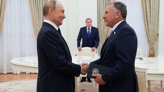 Russian President Vladimir Putin welcomes US President Donald Trump's envoy Steve Witkoff during a meeting in Moscow, Russia August 6, 2025. File Photo/Sputnik via Reuters
