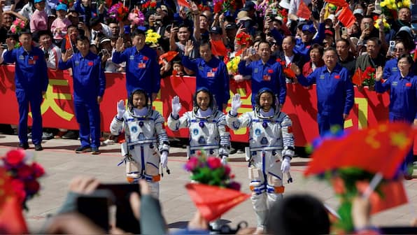 China delays astronauts’ homecoming over fears of return ship-debris collision