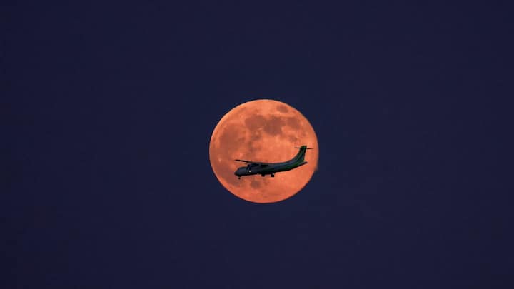 In Photos | Over the Supermoon! The sky is orange In Photos | Over the Supermoon! The sky is orange