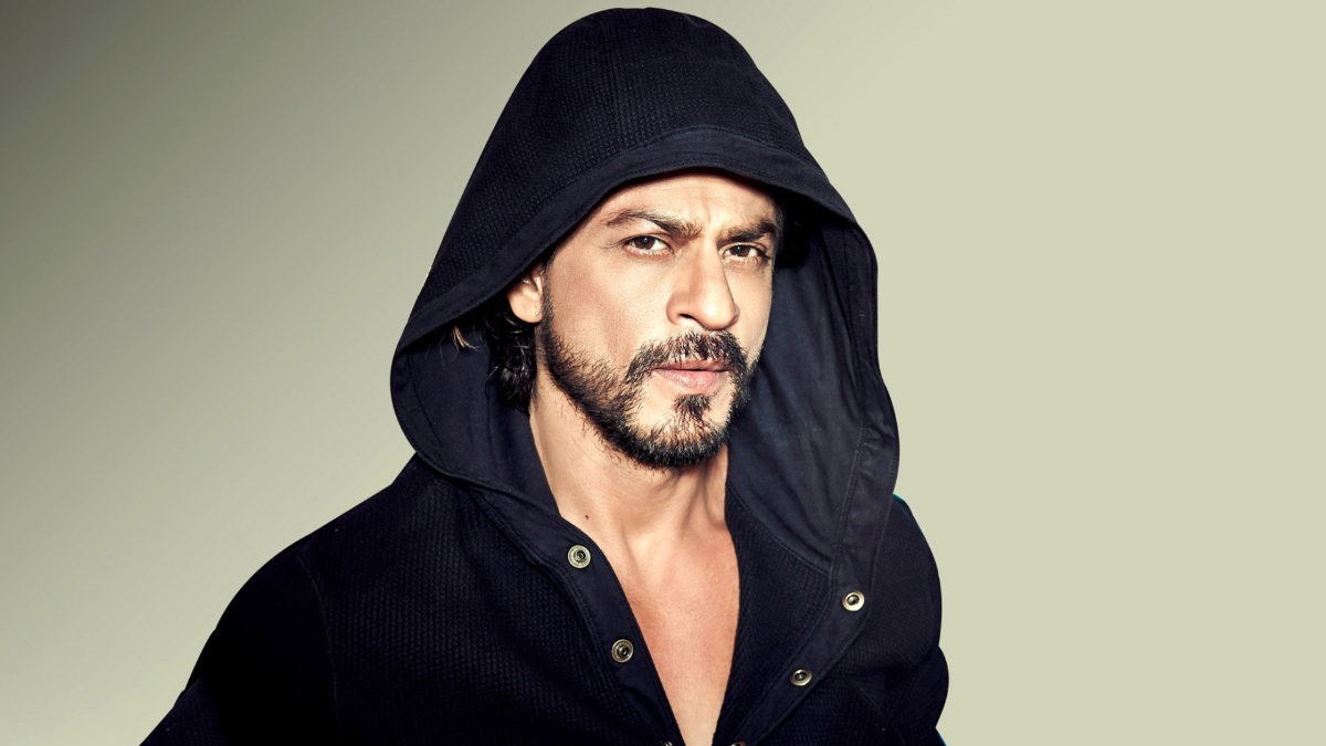 Shah Rukh Khan Turns 60: Fans queue up outside King Khan's residence Mannat to celebrate actor's birthday- Watch Shah Rukh Khan Turns 60: Fans queue up outside King Khan's residence Mannat to celebrate actor's birthday- Watch