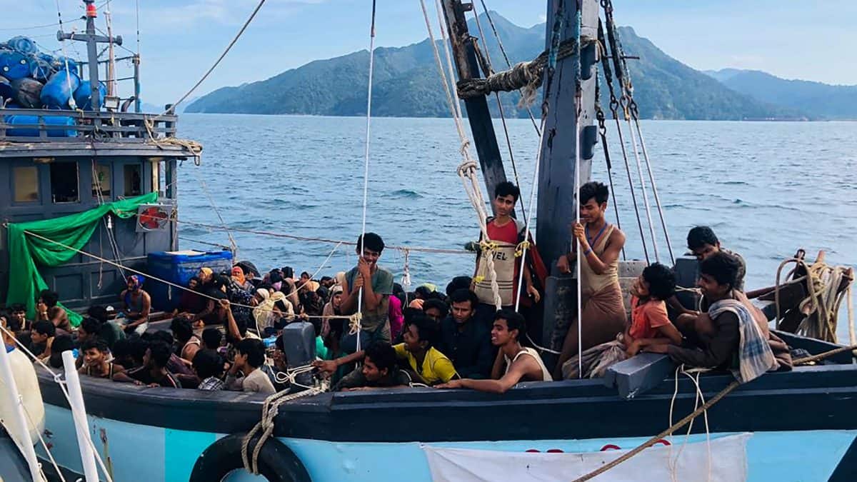 One dead, six rescued, dozens missing after migrant boat sinks near Malaysian-Thai border