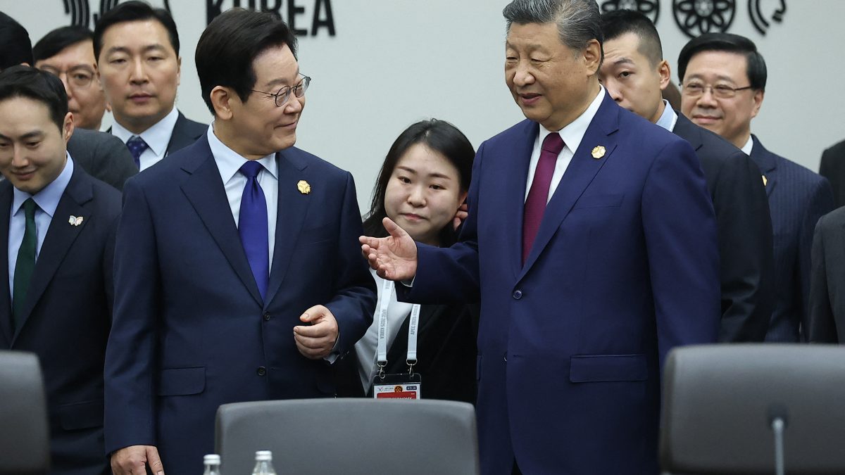 South Korea's President Lee Jae Myung (centre L) speaking with China's President Xi Jinping (centre R) during a session at the Asia-Pacific Economic Cooperation (APEC) Economic Leaders' Meeting in Gyeongju/ AFP South Korea's President Lee Jae Myung (centre L) speaking with China's President Xi Jinping (centre R) during a session at the Asia-Pacific Economic Cooperation (APEC) Economic Leaders' Meeting in Gyeongju/ AFP