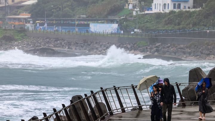 In Photos | After Kalmaegi, super typhoon Fung-Wong leaves trail of death and destruction in the Philippines In Photos | After Kalmaegi, super typhoon Fung-Wong leaves trail of death and destruction in the Philippines