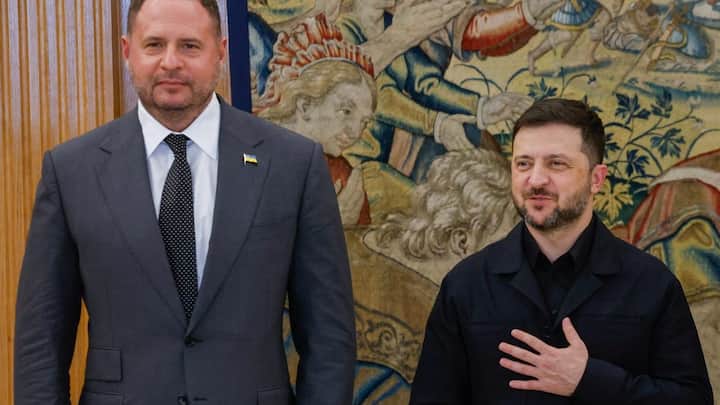 Zelenskyy's top aide's house raided in expanding $100 million corruption case shaking Ukraine Zelenskyy's top aide's house raided in expanding $100 million corruption case shaking Ukraine