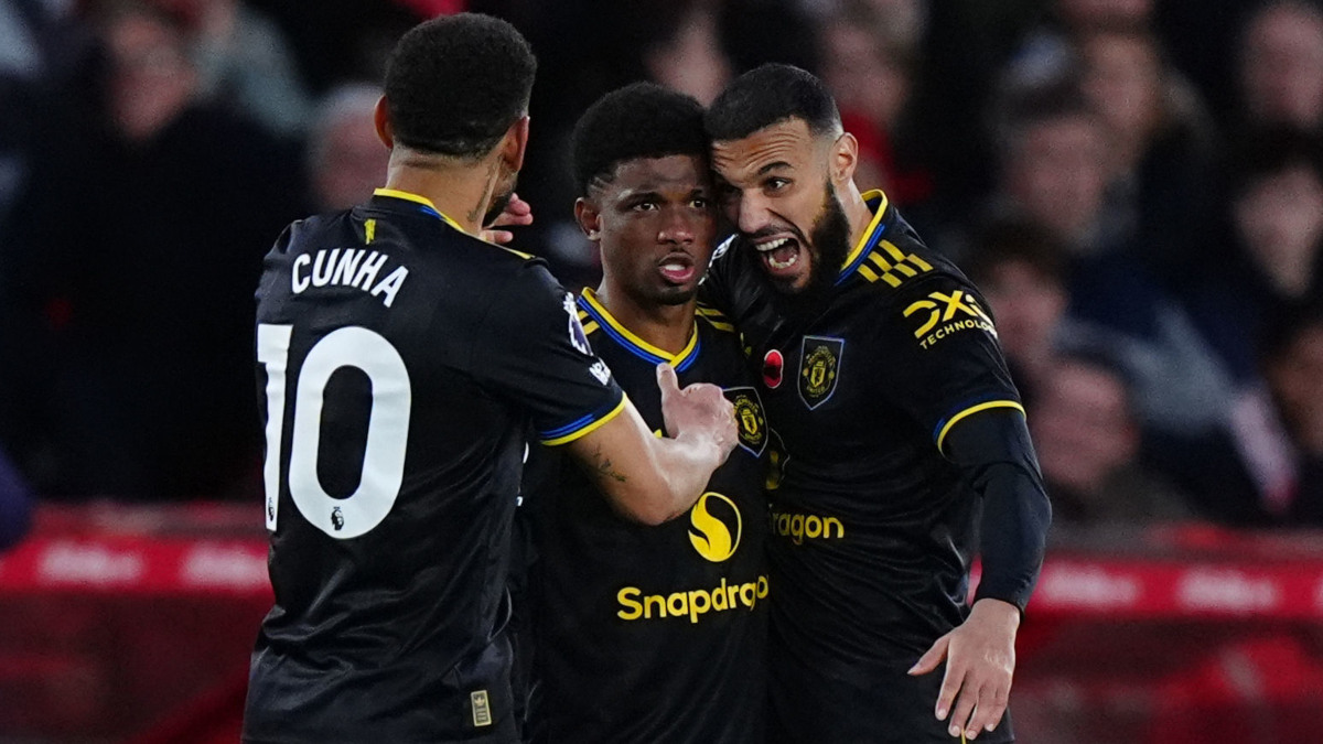 'Take a bow!': Manchester United fans hail Amad Diallo after Ivorian winger rescues point against Nottingham Forest 'Take a bow!': Manchester United fans hail Amad Diallo after Ivorian winger rescues point against Nottingham Forest