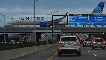 An United Airlines flight arrives at O'Hare International Airport in Chicago, November 3, 2025. File Image/AP