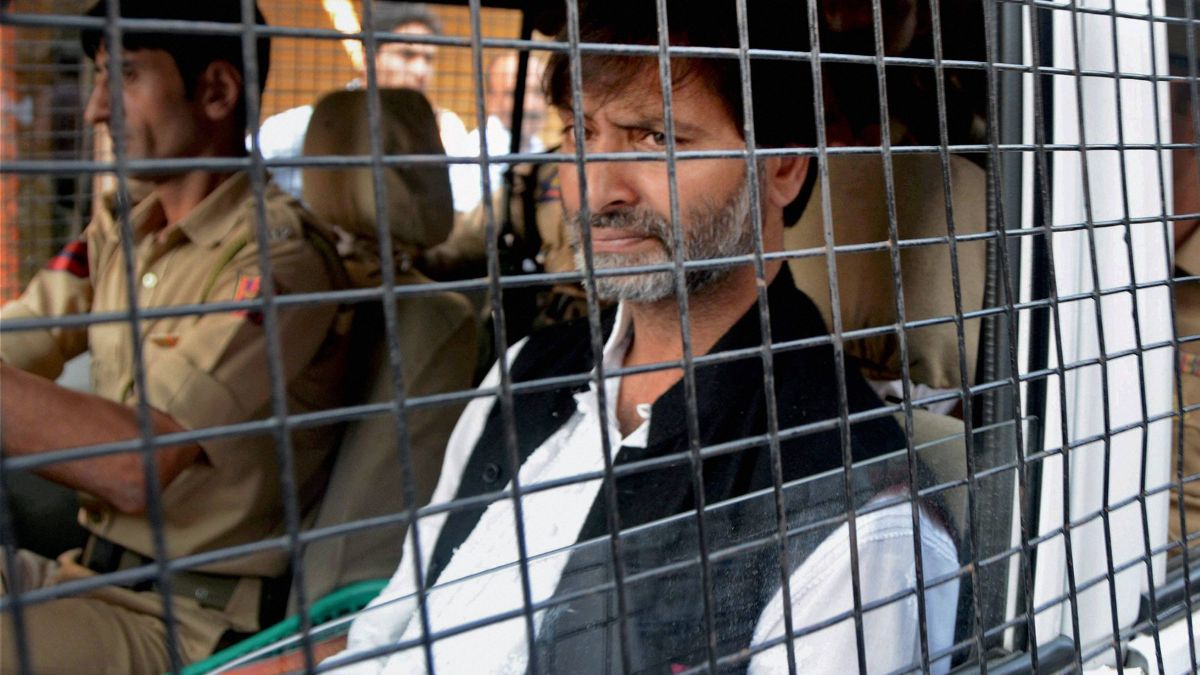 Yasin Malik was the 'main shooter' in 1990 IAF killings: Key witness tells Tada court Yasin Malik was the 'main shooter' in 1990 IAF killings: Key witness tells Tada court