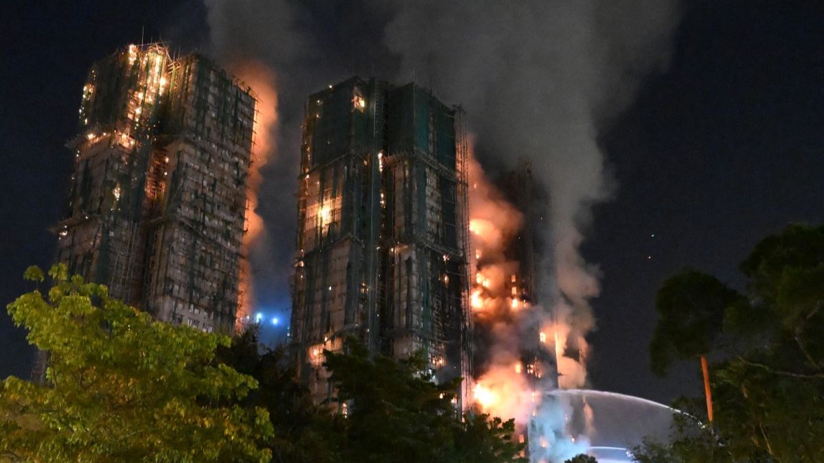 Thick smoke and flames rise during a major fire at the Wang Fuk Court residential estate in Hong Kong's Tai Po district on November 26, 2025. (Photo: Peter Parks/AFP) Thick smoke and flames rise during a major fire at the Wang Fuk Court residential estate in Hong Kong's Tai Po district on November 26, 2025. (Photo: Peter Parks/AFP)