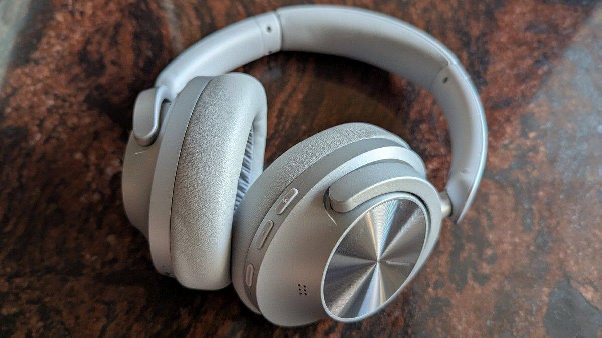 Noise Master Buds Max Review: Good midrange wireless headphones