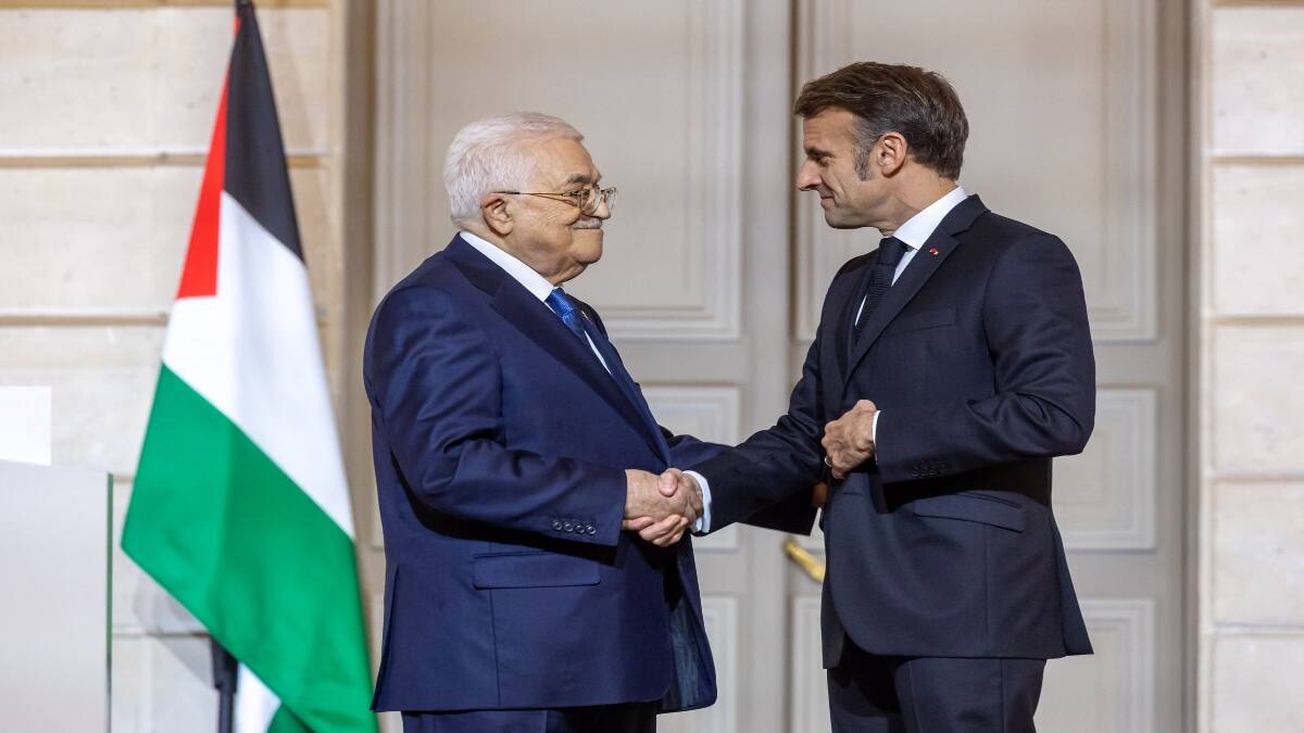 France to Assist Palestinians in Drafting Constitution for Future State