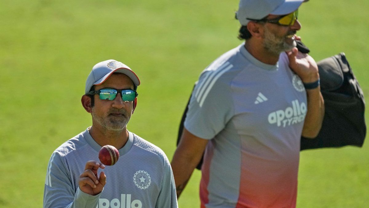 'Gautam Gambhir haay haay' chants raised in Guwahati stands after India's loss, Sitanshu Kotak scolds crowd 'Gautam Gambhir haay haay' chants raised in Guwahati stands after India's loss, Sitanshu Kotak scolds crowd