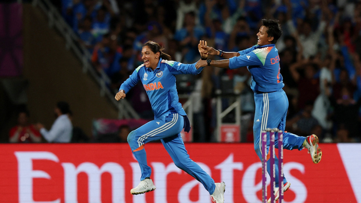 India vs South Africa LIVE Score Women's World Cup Final: India defeat South Africa by 52 runs India vs South Africa LIVE Score Women's World Cup Final: India defeat South Africa by 52 runs