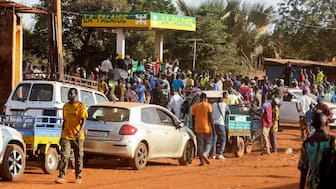 People gather at a petrol station in Bamako, Mali, November 1, 2025, amid ongoing fuel shortages caused by a blockade imposed by al Qaeda-linked insurgents in early September. File Image/Reuters
