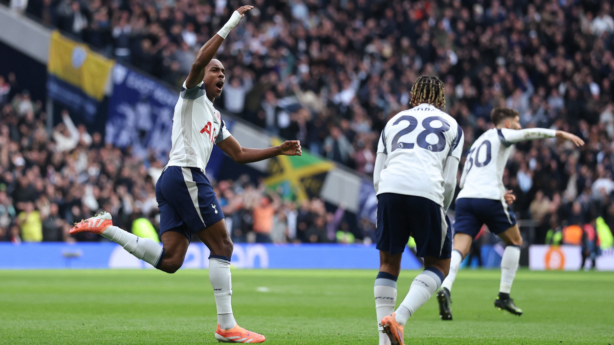 Tottenham vs Man United LIVE SCORE: TOT 2-2 MUN; De Ligt fires last-gasp equaliser after Tel and Richarlison's strikes Tottenham vs Man United LIVE SCORE: TOT 2-2 MUN; De Ligt fires last-gasp equaliser after Tel and Richarlison's strikes