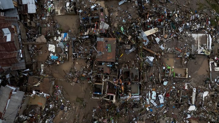 Typhoon Kalmaegi hits Vietnam after killing over 140 in Philippines Typhoon Kalmaegi hits Vietnam after killing over 140 in Philippines