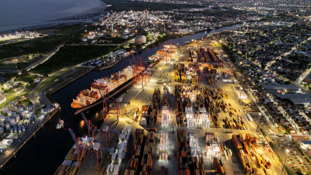 Aerial view of Dock Sud port in Avellaneda, Buenos Aires province, Argentina, on November 13, 2025.- AFP Aerial view of Dock Sud port in Avellaneda, Buenos Aires province, Argentina, on November 13, 2025.- AFP