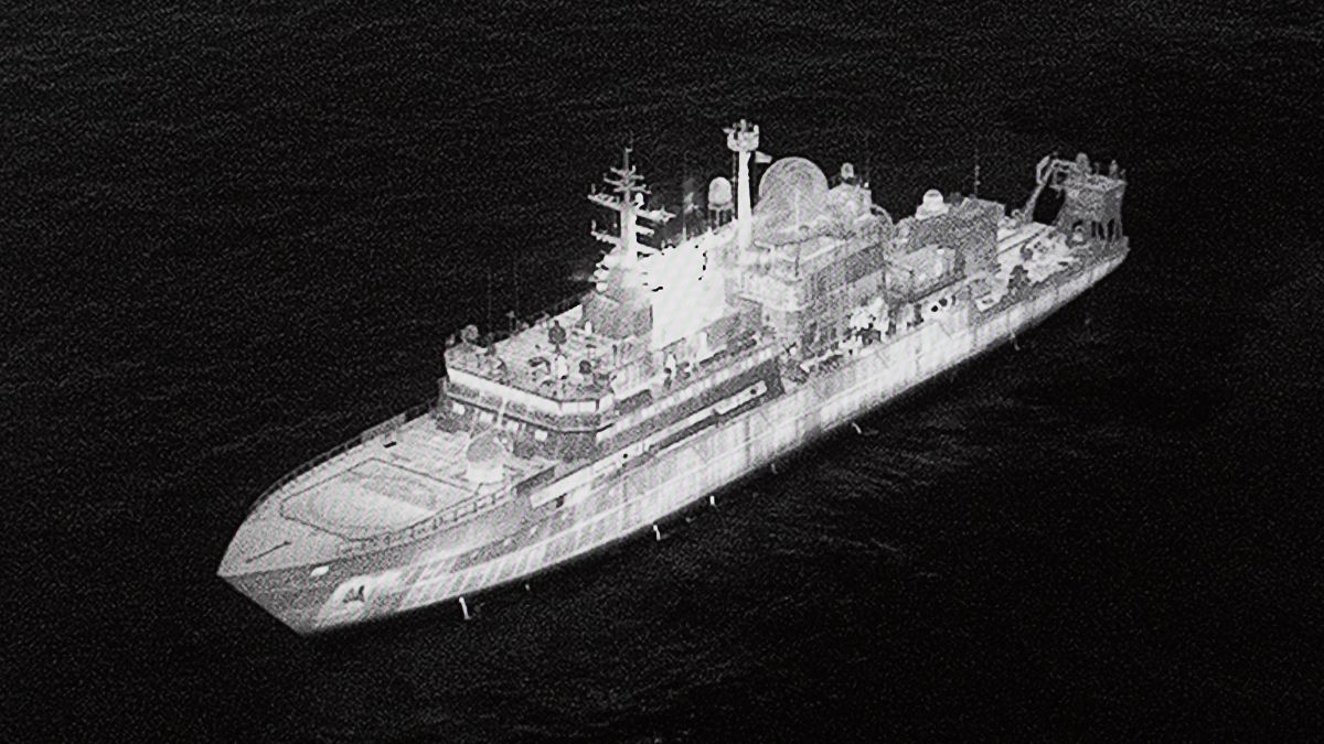 UK warns of ‘new era of threat’ after Russian spy ship enters British waters, shines lasers at military pilots UK warns of ‘new era of threat’ after Russian spy ship enters British waters, shines lasers at military pilots