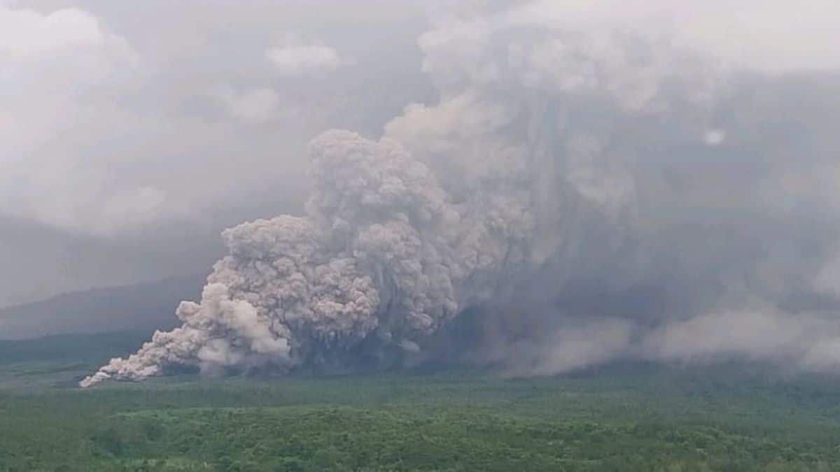 Indonesia’s Semeru volcano spewing ash clouds several kms into sky, govt issues highest-level alert – Firstpost