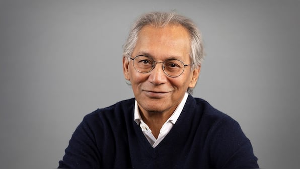 BBC chair Samir Shah apologises for ‘error of judgment’ over Trump speech edit following top resignations