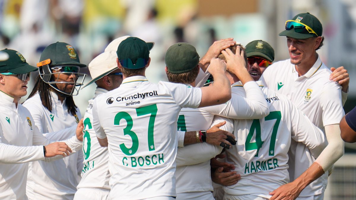 Two match-winners for South Africa from Eden Gardens Test are facing injury issues. Image: AP Two match-winners for South Africa from Eden Gardens Test are facing injury issues. Image: AP