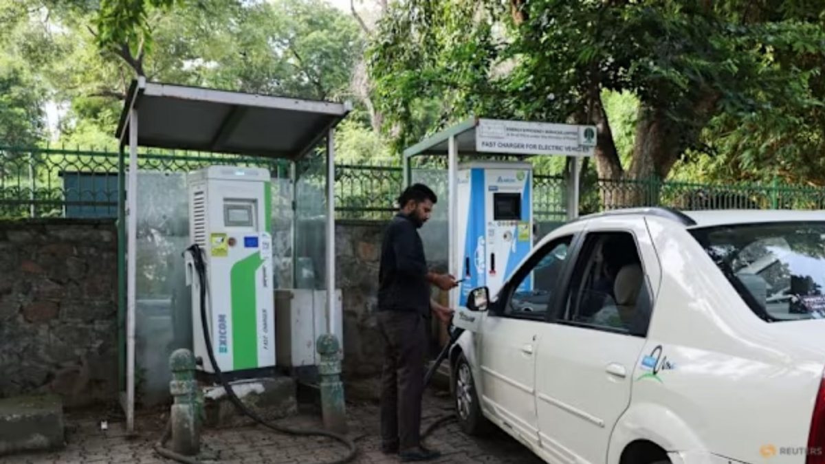 Festive season in India means driving green: EV registration all-time high in October Festive season in India means driving green: EV registration all-time high in October