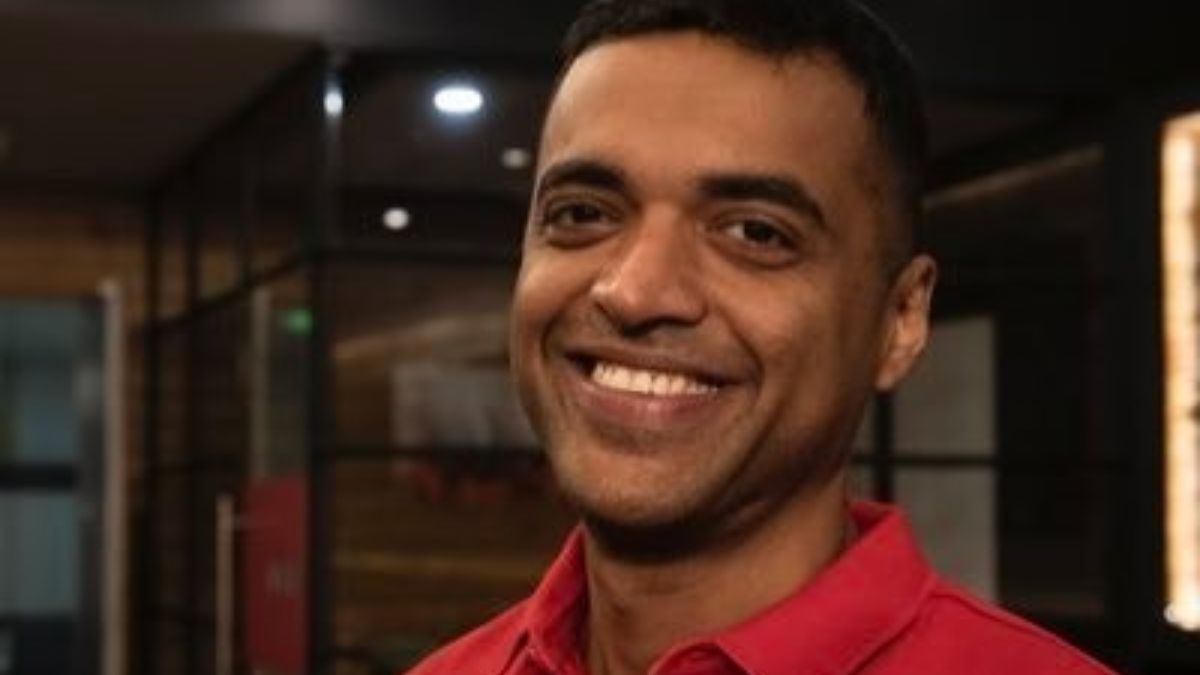 Zomato CEO Deepinder Goyal has linked gravity to ageing. Image Courtesy: LinkedIn/Deepinder Goyal Zomato CEO Deepinder Goyal has linked gravity to ageing. Image Courtesy: LinkedIn/Deepinder Goyal