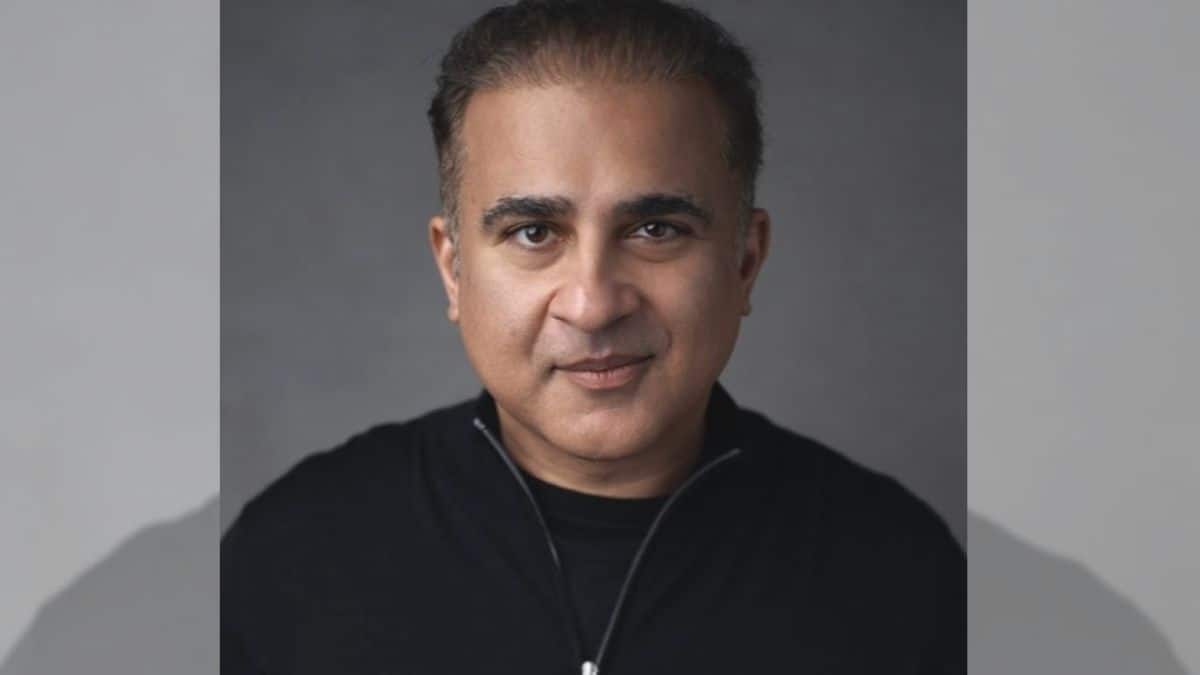 Who is Vik Bajaj, co-founder of Jeff Bezos’s AI startup Project Prometheus?