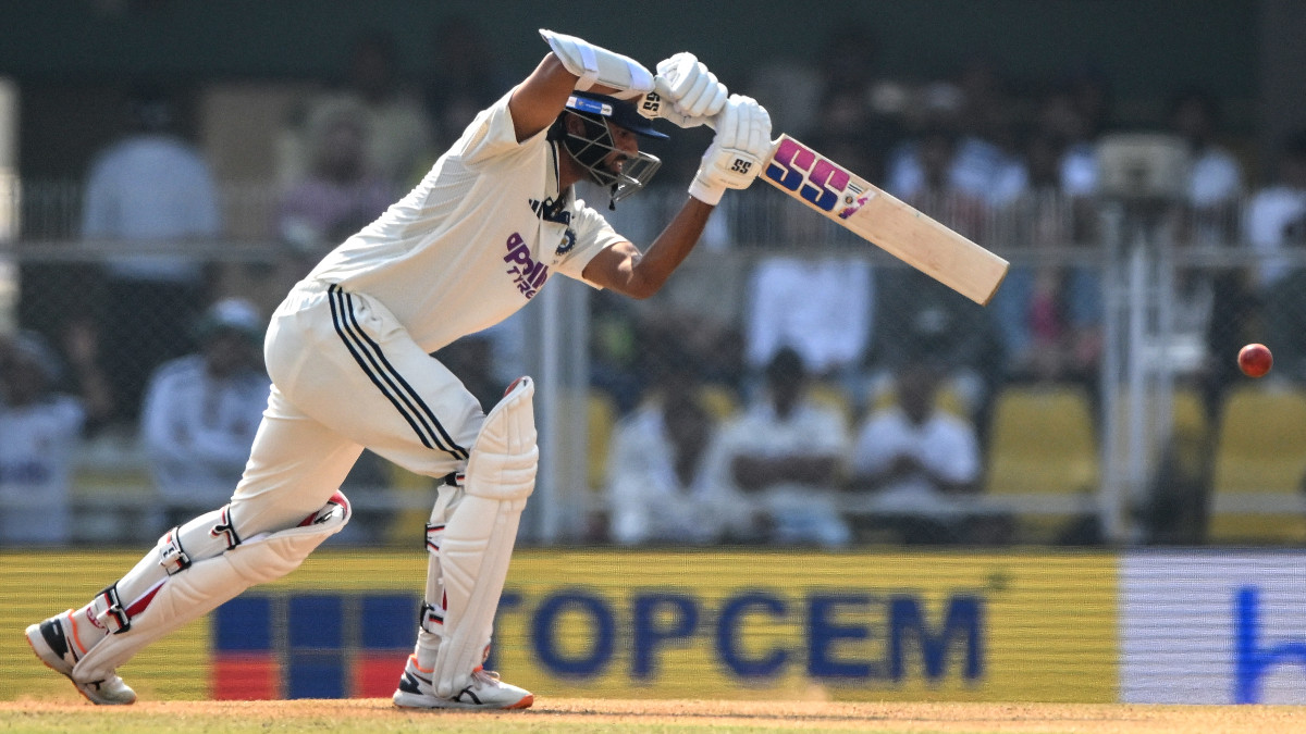 India vs South Africa LIVE Score 2nd Test Day 3: Sundar and Kuldeep resume India's resistance India vs South Africa LIVE Score 2nd Test Day 3: Sundar and Kuldeep resume India's resistance