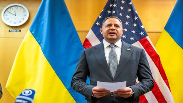 Zelenskyy’s top aide Andriy Yermak resigns after corruption raids