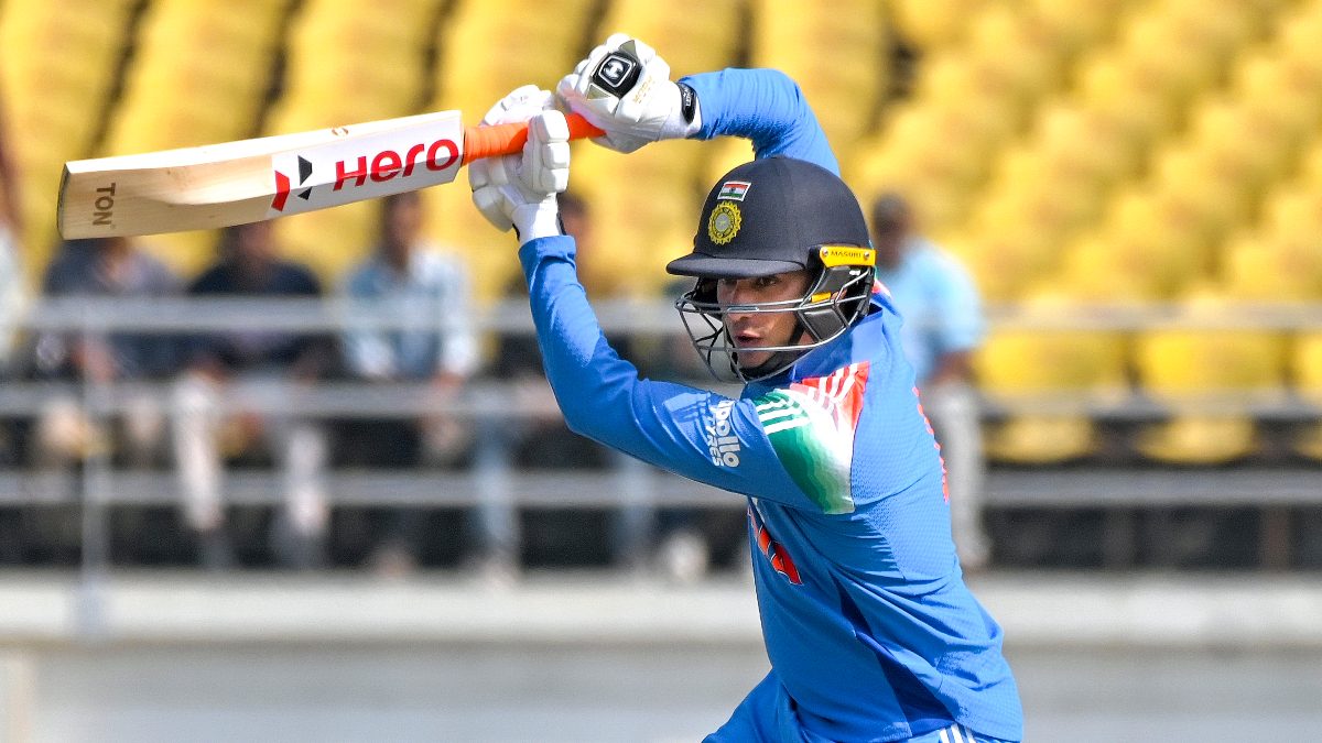 Abhishek Sharma smashes 12-ball fifty against Bengal to emulate mentor Yuvraj Singh Abhishek Sharma smashes 12-ball fifty against Bengal to emulate mentor Yuvraj Singh