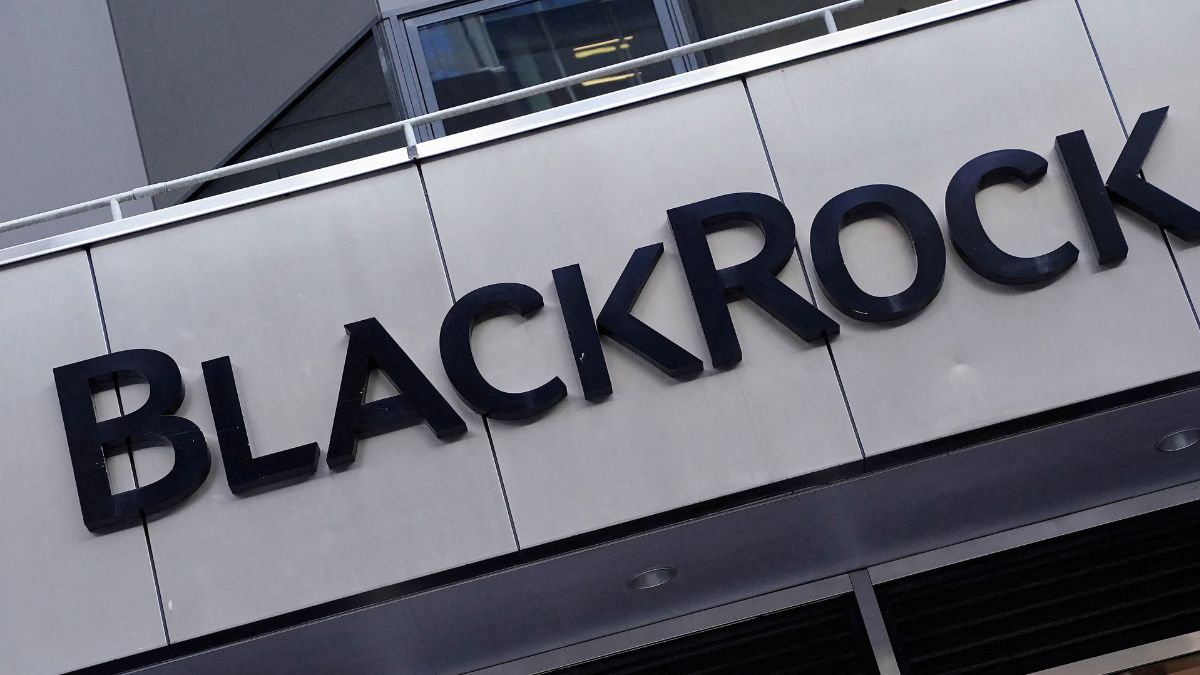 BlackRock hit by ‘breathtaking’ $500 million scam, Indian-origin CEO Brahmbhatt vanishes BlackRock hit by ‘breathtaking’ $500 million scam, Indian-origin CEO Brahmbhatt vanishes