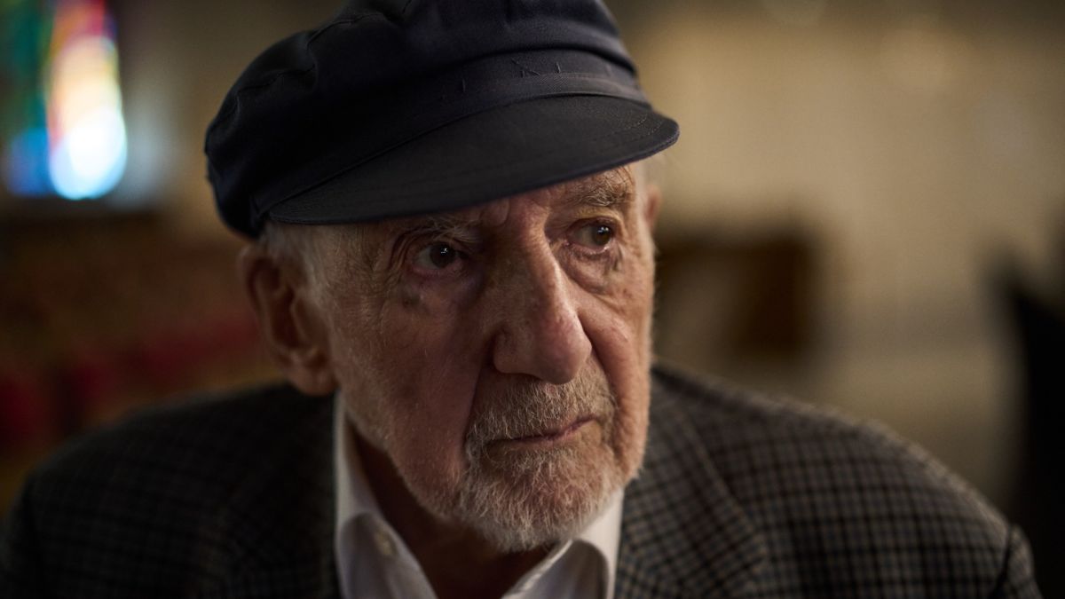 Holocaust survivor Walter Bingham, 101, at the Jerusalem Great Synagogue in Jerusalem. (AP) Holocaust survivor Walter Bingham, 101, at the Jerusalem Great Synagogue in Jerusalem. (AP)