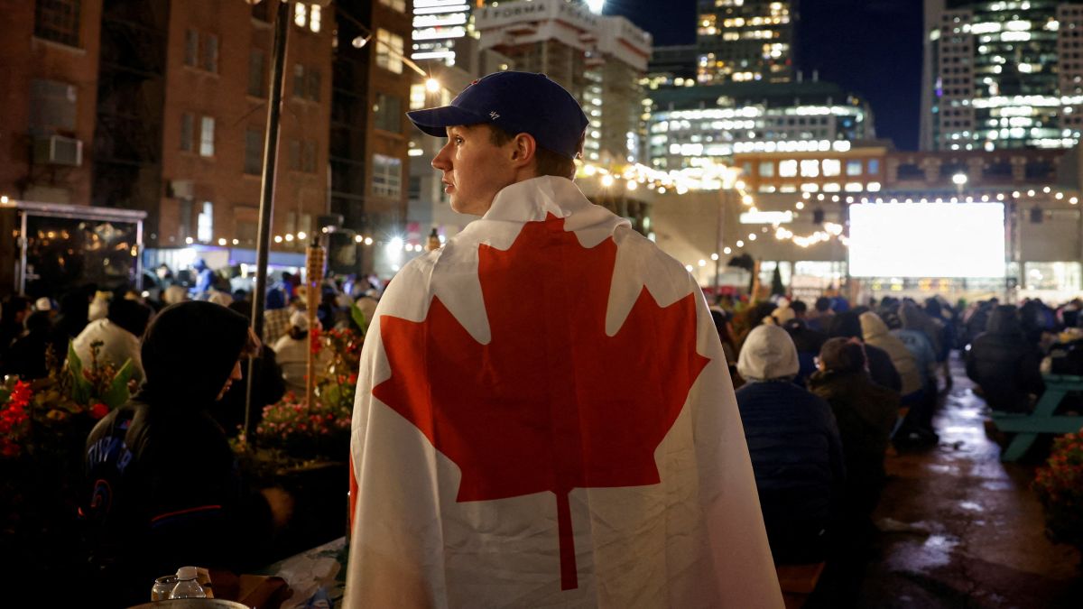 Canadian authorities are reportedly seeking the power to cancel applications for a group of visa holders, including some Indians. Representational image/Reuters Canadian authorities are reportedly seeking the power to cancel applications for a group of visa holders, including some Indians. Representational image/Reuters
