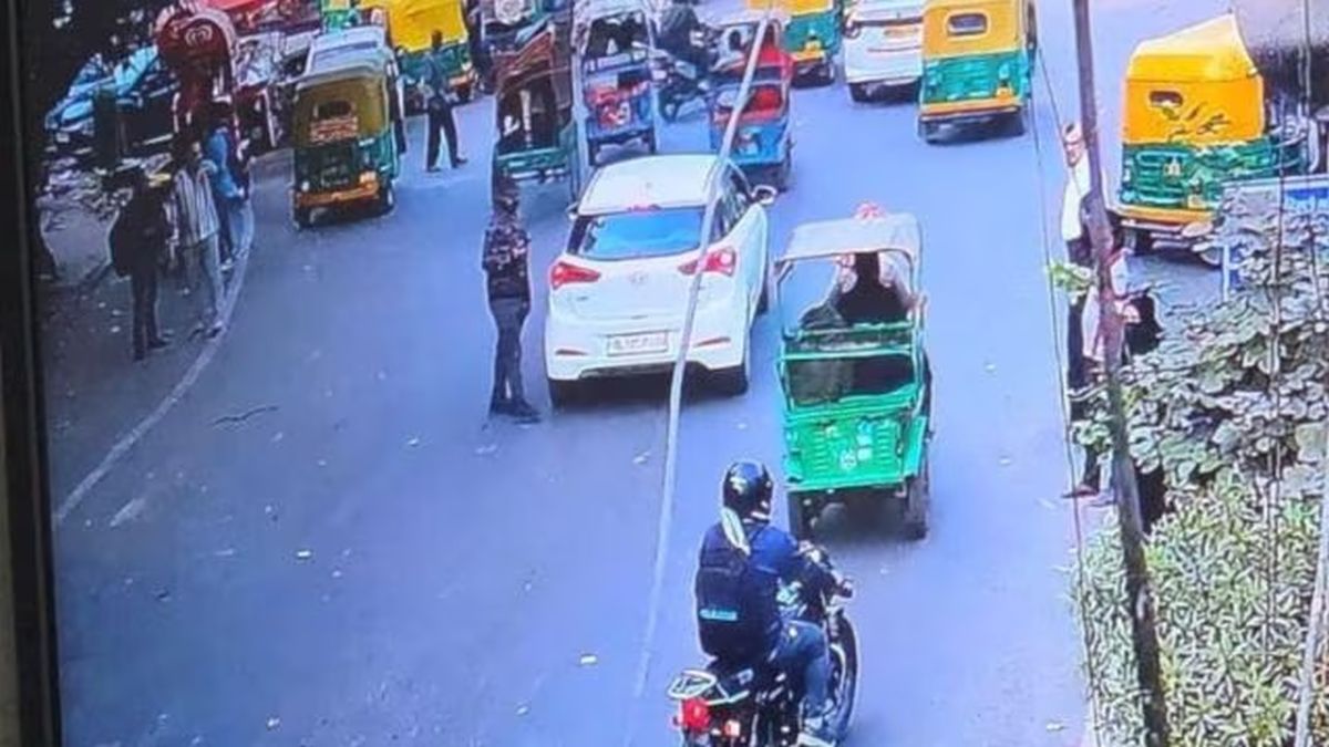 The Red Fort blast took place inside a Hyundai i20, which was been parked near the monument for more than three hours before it was driven out. The Red Fort blast took place inside a Hyundai i20, which was been parked near the monument for more than three hours before it was driven out.