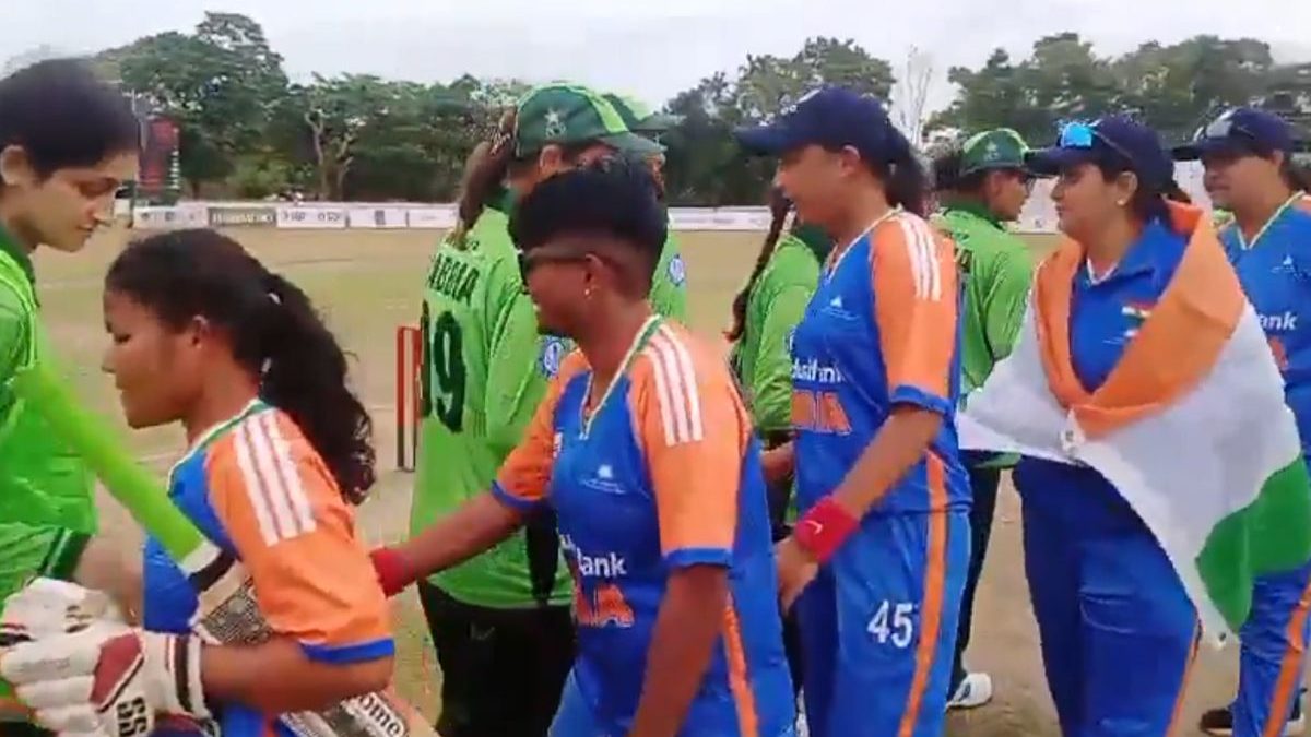The Indian blind women's team shook hands with Pakistan players despite political tensions. Image: X The Indian blind women's team shook hands with Pakistan players despite political tensions. Image: X