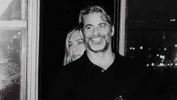 Who is Jim Curtis, the therapist Hollywood actress Jennifer Aniston is reportedly dating?