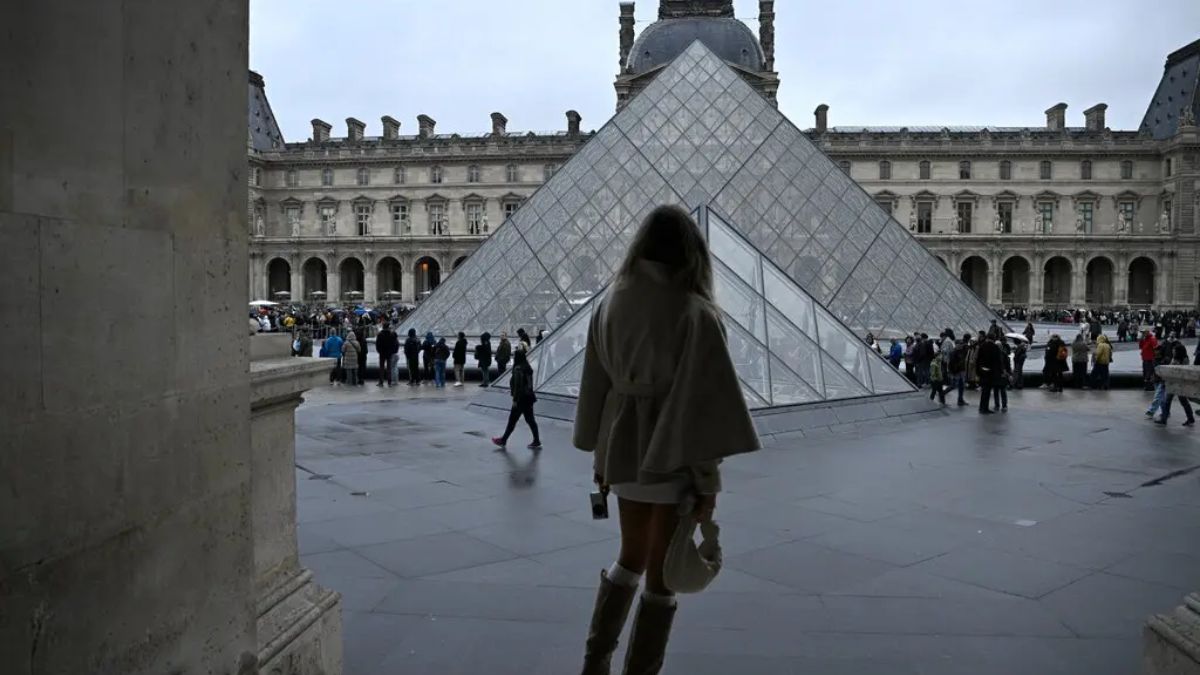 A motorbiking ‘legend’ is now a suspect in the Louvre Museum heist. Who is Abdoulaye N? A motorbiking ‘legend’ is now a suspect in the Louvre Museum heist. Who is Abdoulaye N?