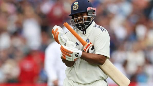 Worry for India: Rishabh Pant retires hurt after nasty blow on forearm ahead of South Africa series
