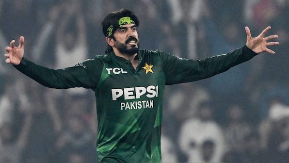 Mohammad Hafeez explains Usman Tariq's bowling issue amid allegations of chucking: 'The issue is that...'