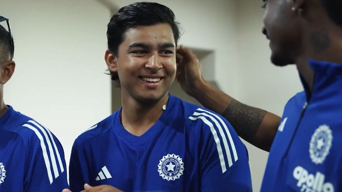 Vaibhav Suryavanshi wins hearts in Oman camp ahead of India A clash: '14 saal ke ho, kaise maarte ho ye chakke?' Vaibhav Suryavanshi wins hearts in Oman camp ahead of India A clash: '14 saal ke ho, kaise maarte ho ye chakke?'