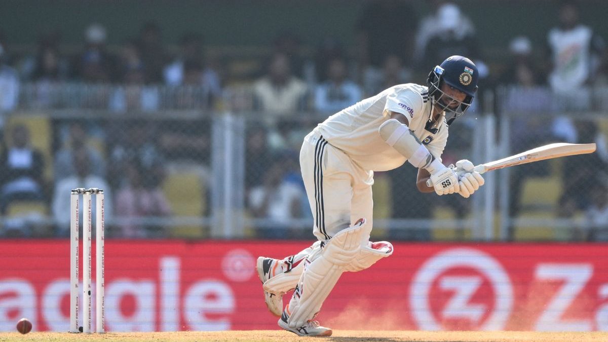 India vs South Africa LIVE Score 2nd Test Day 3: Jansen gets his five-for as Kuldeep's marathon knock ends India vs South Africa LIVE Score 2nd Test Day 3: Jansen gets his five-for as Kuldeep's marathon knock ends