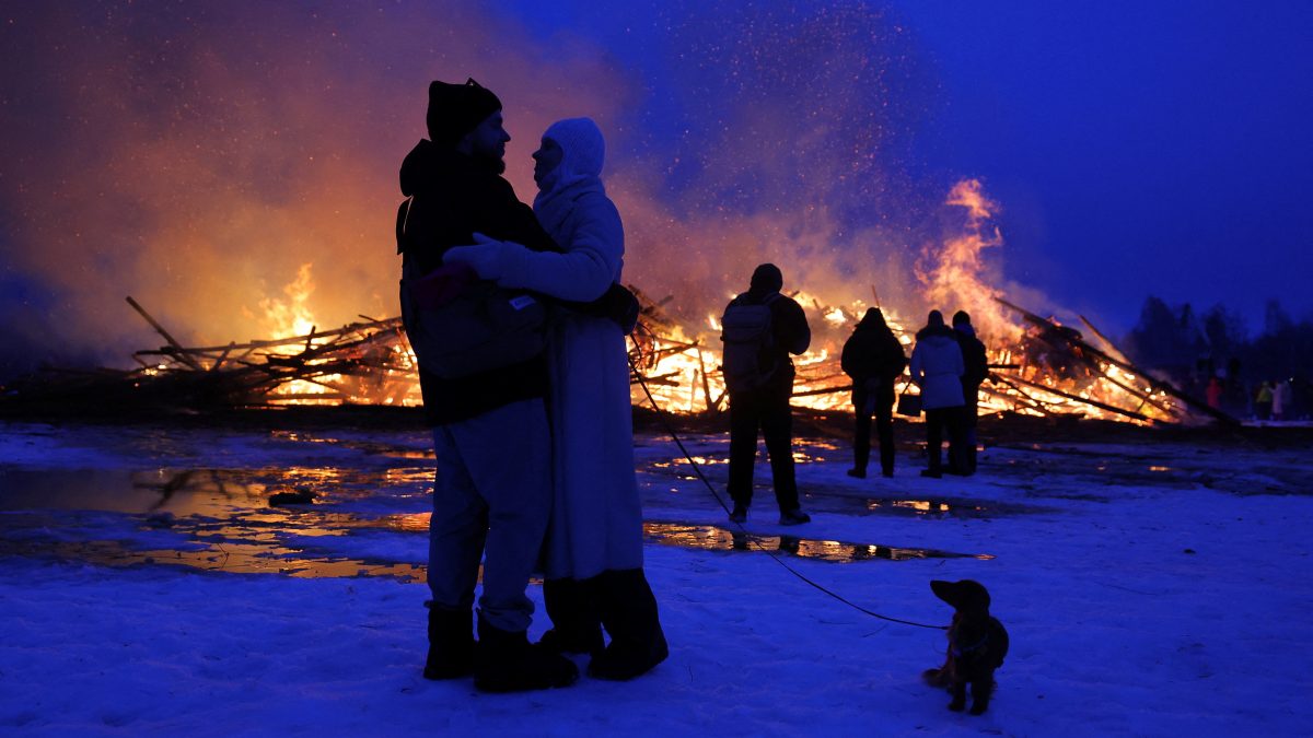 Love in Winter: Welcome to cuffing season, when everyone wants a partner Love in Winter: Welcome to cuffing season, when everyone wants a partner