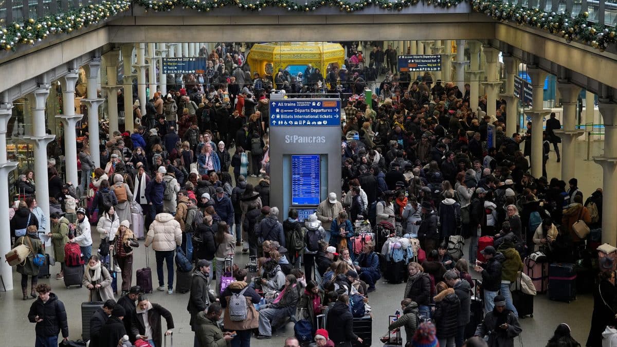 In Photos: Eurostar disruptions throw New Year’s Eve plans off track
