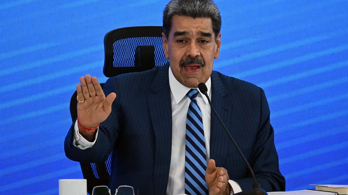 Venezuela's oil exports fall sharply amid the US ire: Report