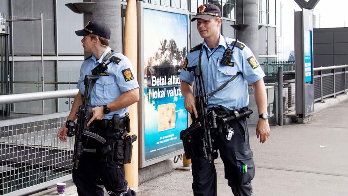Norway: Suspect arrested after shooting at Oslo shopping centre