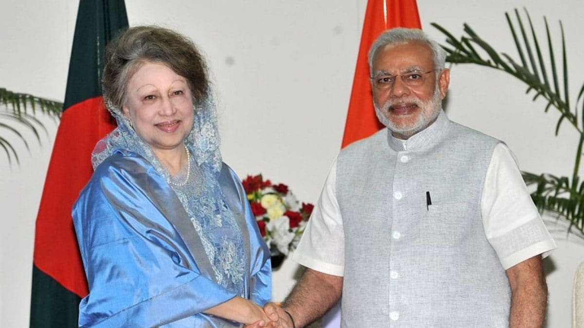 ‘Tragic loss’: PM Modi recalls meeting Khaleda Zia in Dhaka in his condolence message ‘Tragic loss’: PM Modi recalls meeting Khaleda Zia in Dhaka in his condolence message