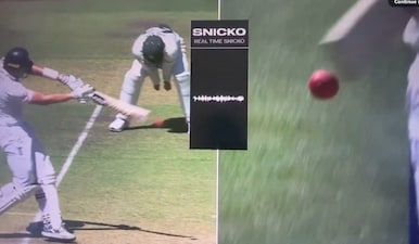Jamie Smith was given out in the third Ashes Test after Snickometer showed a spike despite a gap between bat and the ball. Image: Aryan Goel/X
