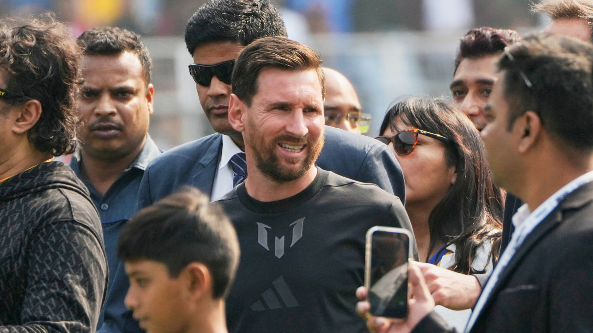 Messi Mumbai Tour: Argentine star to attend Padel Cup at CCI at 4.30 pm, exhibition game at Wankhede at 5 Messi Mumbai Tour: Argentine star to attend Padel Cup at CCI at 4.30 pm, exhibition game at Wankhede at 5