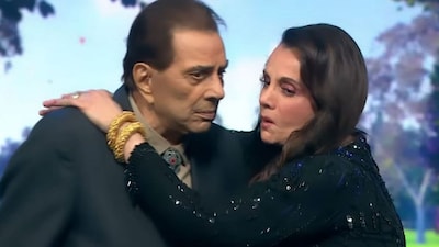 Mumtaz Reveals Heartbreaking Reason for Missing Dharmendra's Last Rites