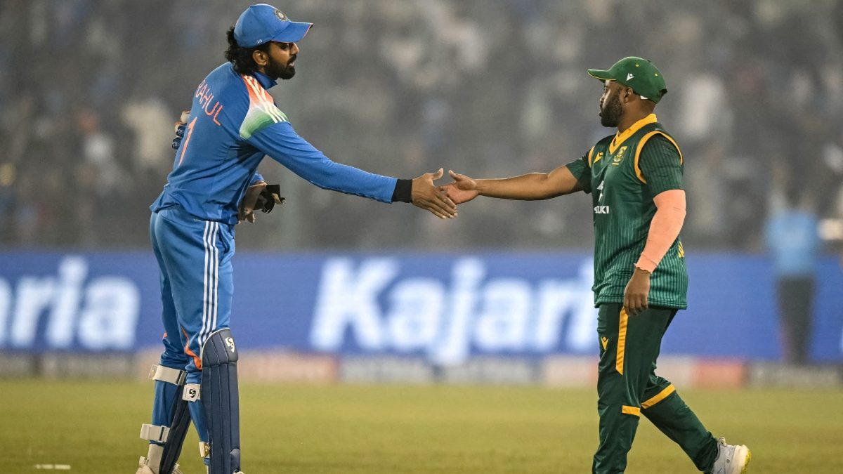 KL 라훌과 템바 바부마 악수 장면